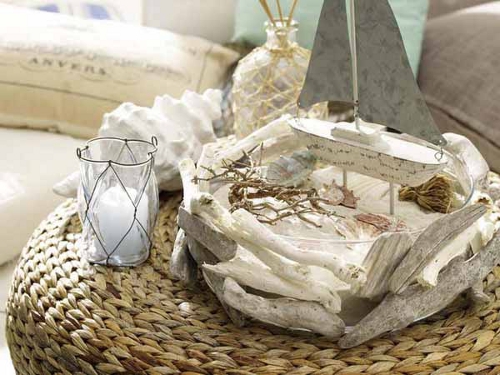 Decoración marina con trozos de madera