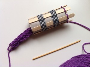 DIY tutorial como hacer tricotin casero con un rollo de WC